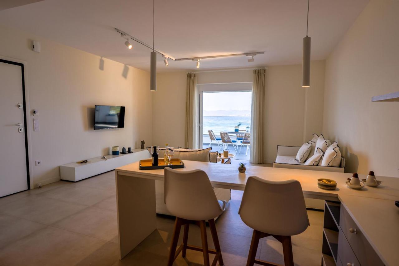 La Mer Bleue Beachfront Boutique Apartments ヴラハティ エクステリア 写真