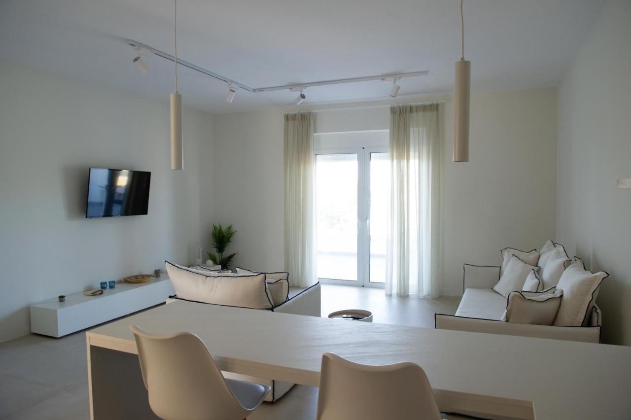 La Mer Bleue Beachfront Boutique Apartments ヴラハティ エクステリア 写真
