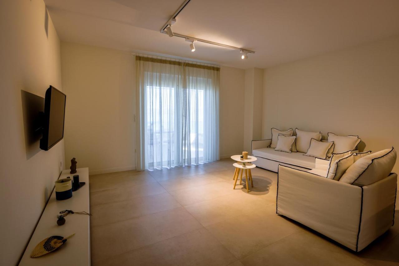 La Mer Bleue Beachfront Boutique Apartments ヴラハティ エクステリア 写真