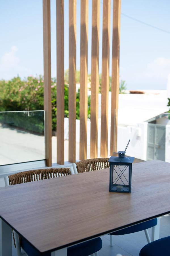 La Mer Bleue Beachfront Boutique Apartments ヴラハティ エクステリア 写真
